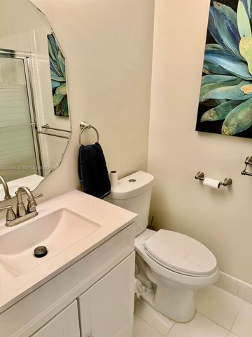 5155 Europa Dr U, Boynton Beach, FL 33437