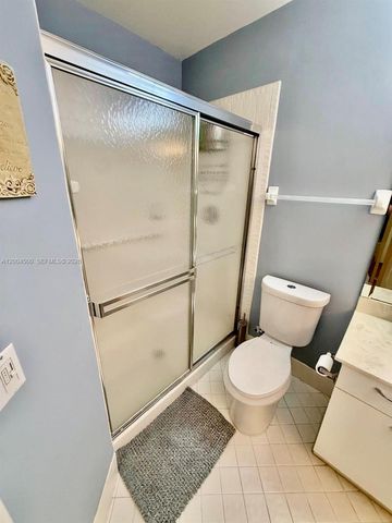 5155 Europa Dr U, Boynton Beach, FL 33437