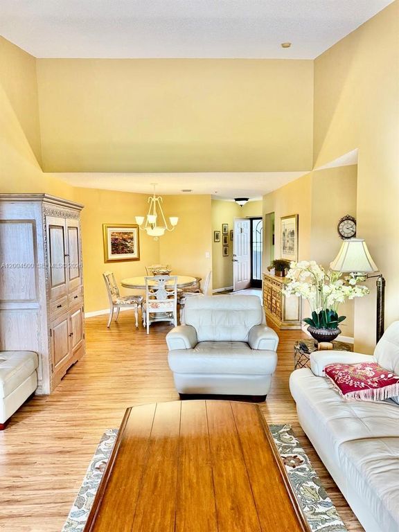 5155 Europa Dr U, Boynton Beach, FL 33437