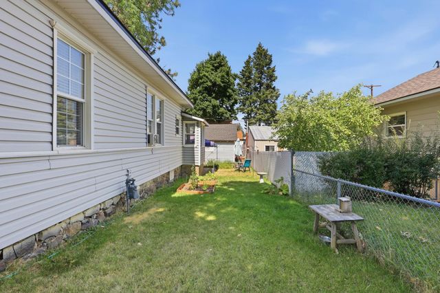 419 B St, Cheney, WA 99004