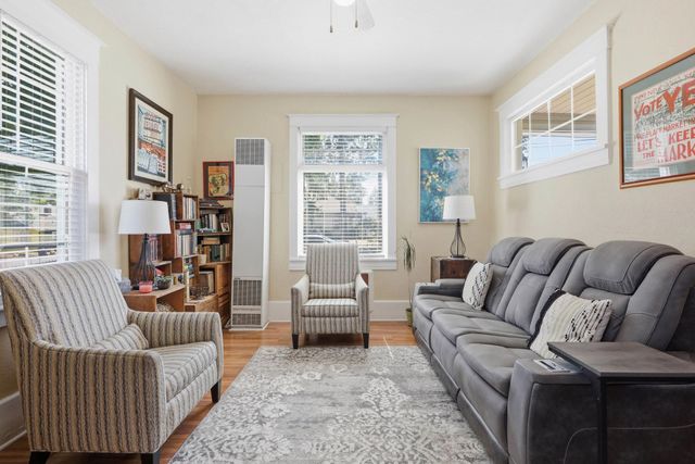 419 B St, Cheney, WA 99004