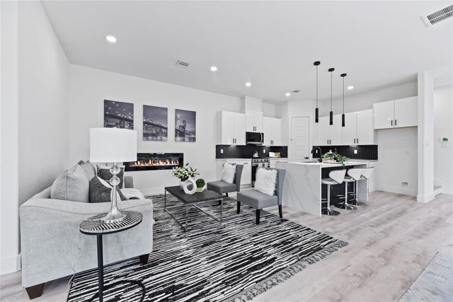 7210 England Street, Houston, TX 77021