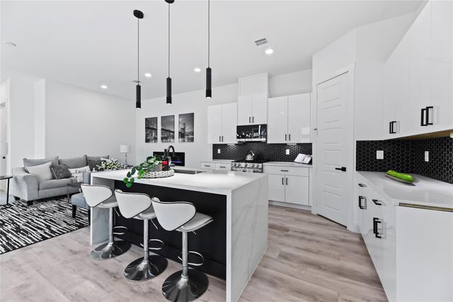 7210 England Street, Houston, TX 77021