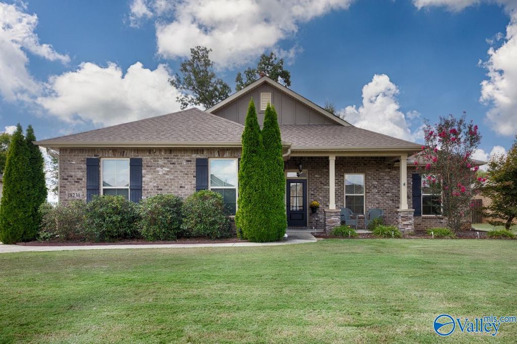 18230 Red Tail Street, Athens, AL 35613
