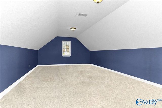 208 Wayward Avenue NW, Hartselle, AL 35640