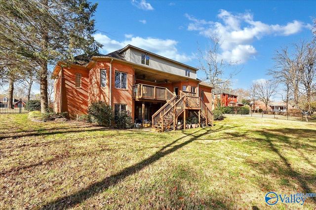 208 Wayward Avenue NW, Hartselle, AL 35640