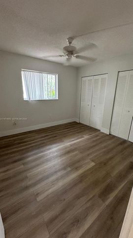 10000 NW 80th Ct 2364, Hialeah Gardens, FL 33016