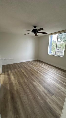 10000 NW 80th Ct 2364, Hialeah Gardens, FL 33016