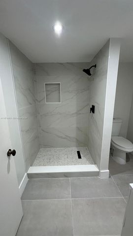 10000 NW 80th Ct 2364, Hialeah Gardens, FL 33016