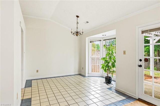 900 Heatherstone Drive, Winston-salem, NC 27104