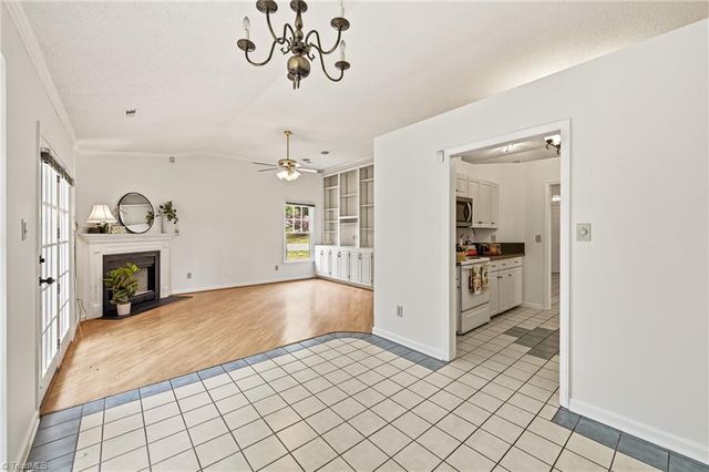 900 Heatherstone Drive, Winston-salem, NC 27104