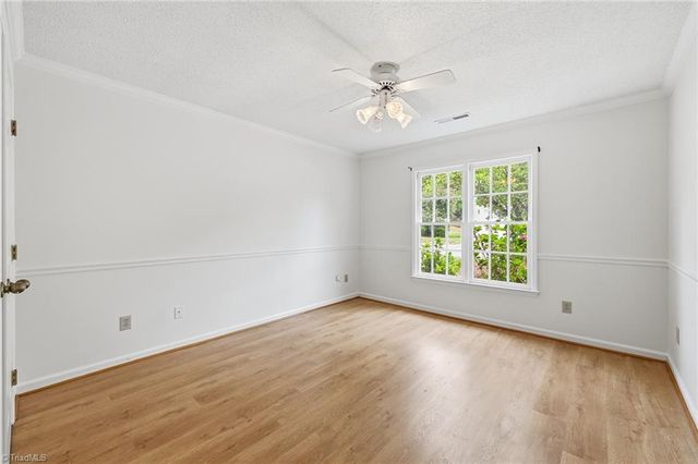 900 Heatherstone Drive, Winston-salem, NC 27104