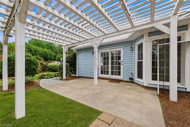 900 Heatherstone Drive, Winston-salem, NC 27104