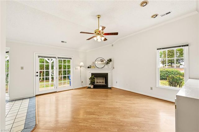 900 Heatherstone Drive, Winston-salem, NC 27104