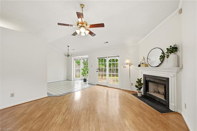 900 Heatherstone Drive, Winston-salem, NC 27104