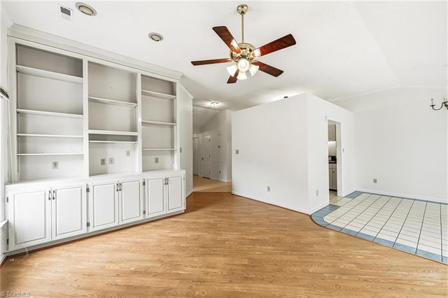 900 Heatherstone Drive, Winston-salem, NC 27104