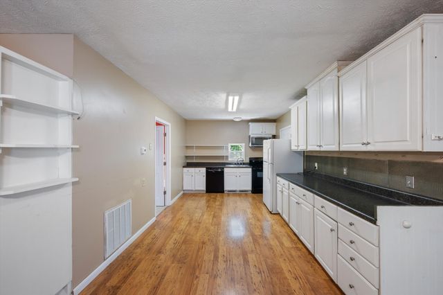 5677 Dividing Ridge Rd, Goodlettsville, TN 37072