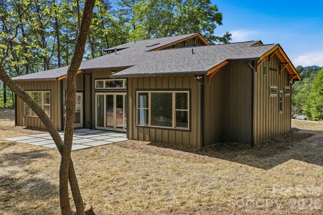 121 Deer Jump Trail, Lake Lure, NC 28746