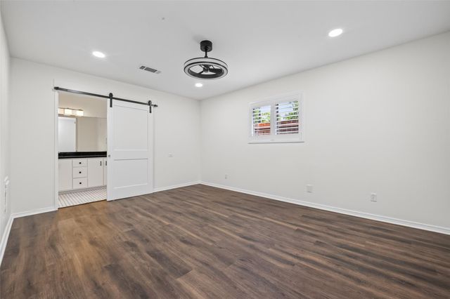 5830 Yarwell Drive, Houston, TX 77096