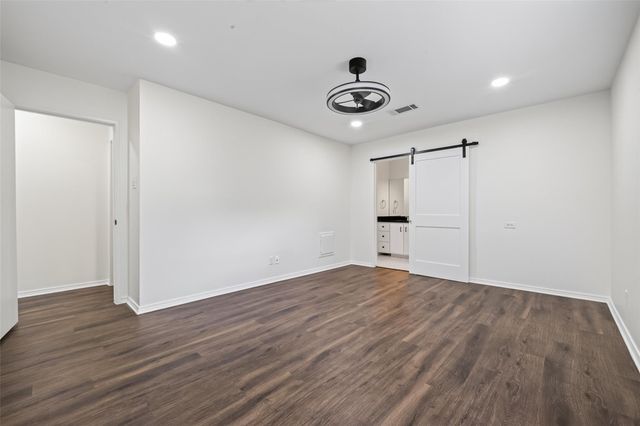 5830 Yarwell Drive, Houston, TX 77096