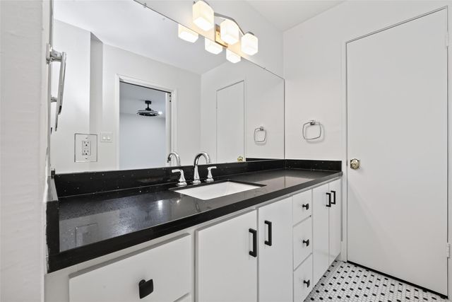5830 Yarwell Drive, Houston, TX 77096