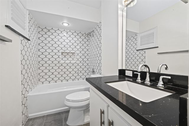 5830 Yarwell Drive, Houston, TX 77096