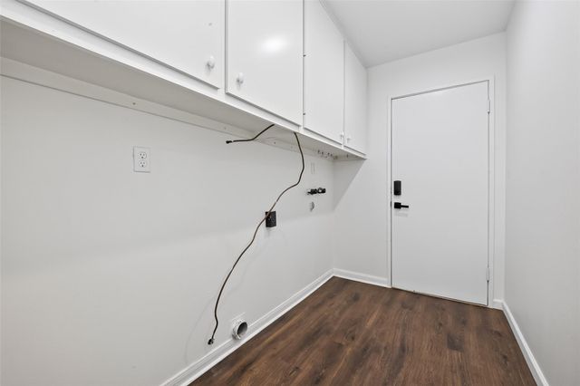 5830 Yarwell Drive, Houston, TX 77096