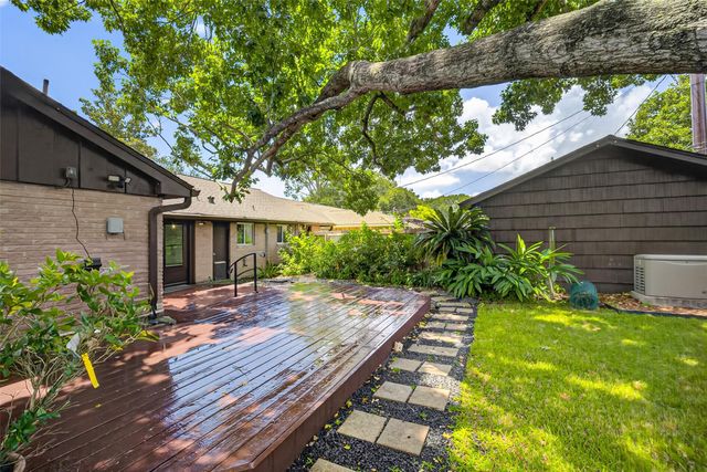5830 Yarwell Drive, Houston, TX 77096