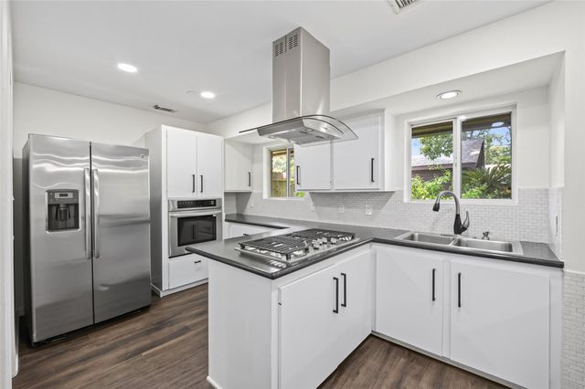 5830 Yarwell Drive, Houston, TX 77096