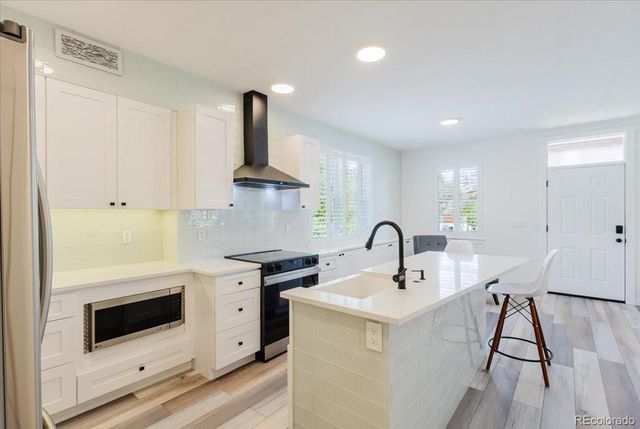 2609 Emporia Court, Denver, CO 80238