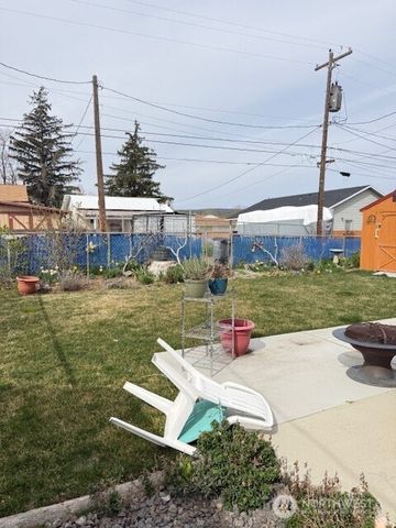 27 S Ginko Street, Soap Lake, WA 98851
