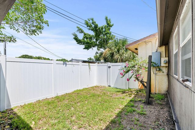 1102 Florence Road, Lantana, FL 33462