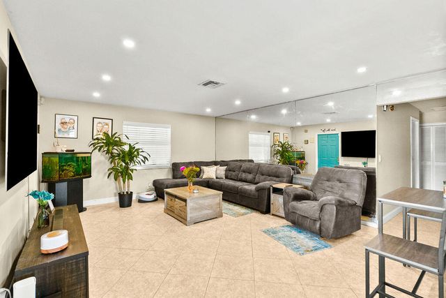 1102 Florence Road, Lantana, FL 33462