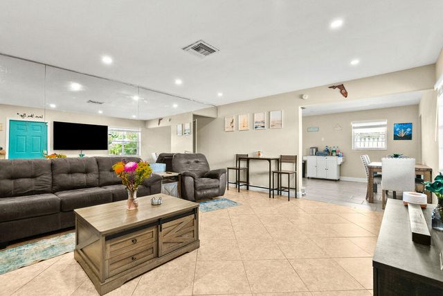 1102 Florence Road, Lantana, FL 33462
