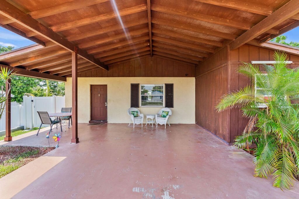 1102 Florence Road, Lantana, FL 33462
