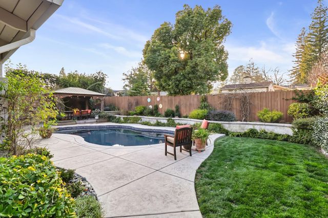 5109 Oak Point Way, Fair Oaks, CA 95628