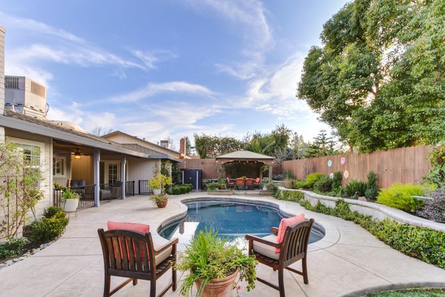 5109 Oak Point Way, Fair Oaks, CA 95628