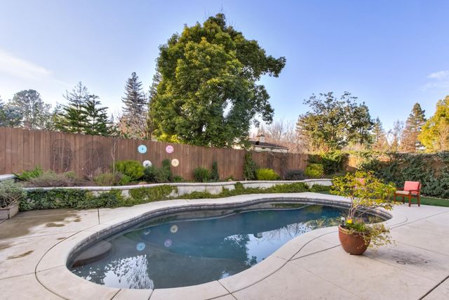 5109 Oak Point Way, Fair Oaks, CA 95628