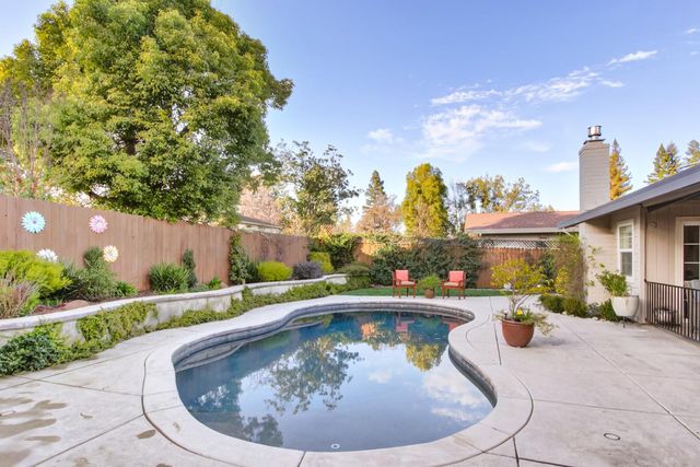 5109 Oak Point Way, Fair Oaks, CA 95628