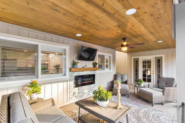 5109 Oak Point Way, Fair Oaks, CA 95628