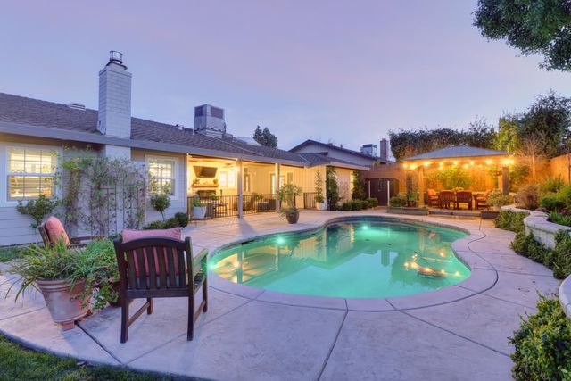 5109 Oak Point Way, Fair Oaks, CA 95628