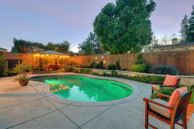 5109 Oak Point Way, Fair Oaks, CA 95628