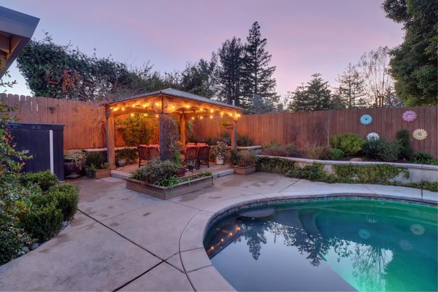 5109 Oak Point Way, Fair Oaks, CA 95628