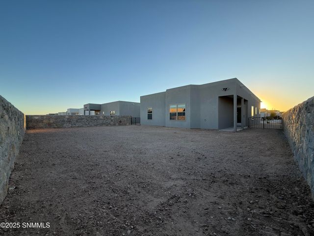 7688 Alila Way, Las Cruces, NM 88012