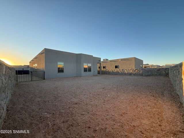 7688 Alila Way, Las Cruces, NM 88012