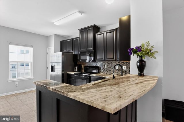 31 VILLAGE GREEN LN, Sicklerville, NJ 08081
