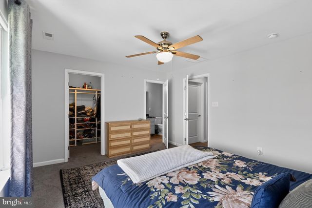 31 VILLAGE GREEN LN, Sicklerville, NJ 08081