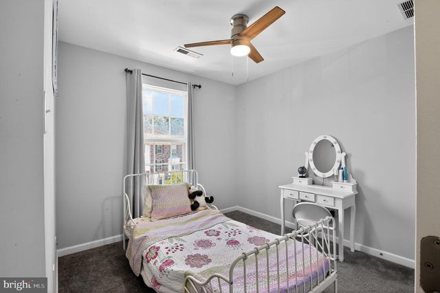 31 VILLAGE GREEN LN, Sicklerville, NJ 08081