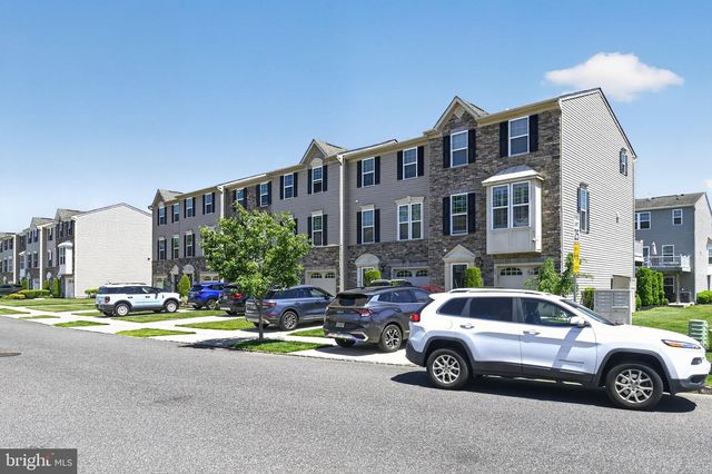 31 VILLAGE GREEN LN, Sicklerville, NJ 08081