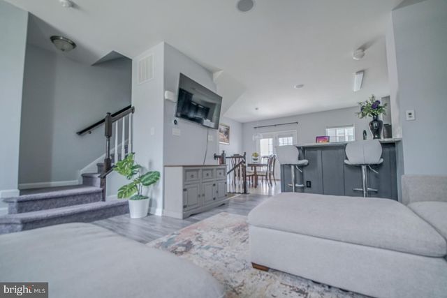 31 VILLAGE GREEN LN, Sicklerville, NJ 08081